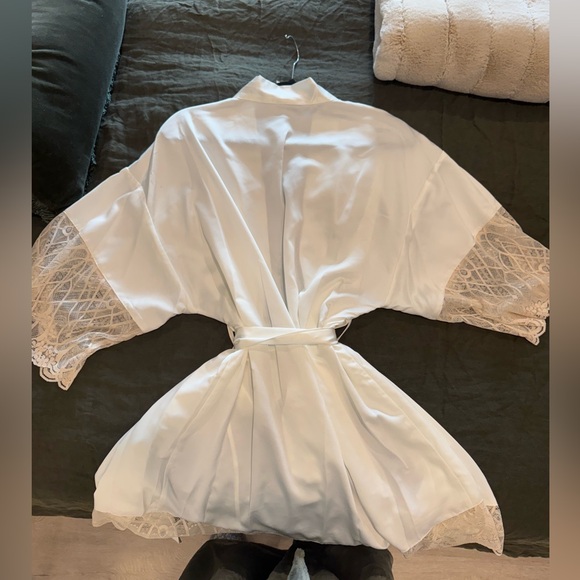 Flora nikrooz gabby satin kimono robe - Picture 6 of 9